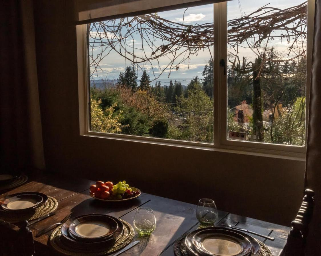 The Secret Garden Treehouse Apartment North Vancouver Exterior photo